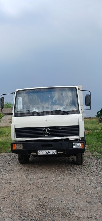 Mercedes Atego 809