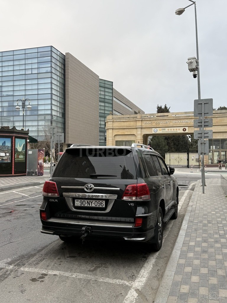 Toyota Land Cruiser