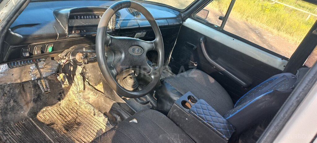 LADA (VAZ) 21011