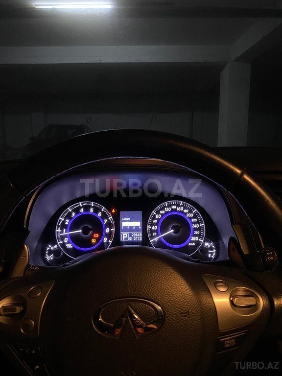 Infiniti QX70