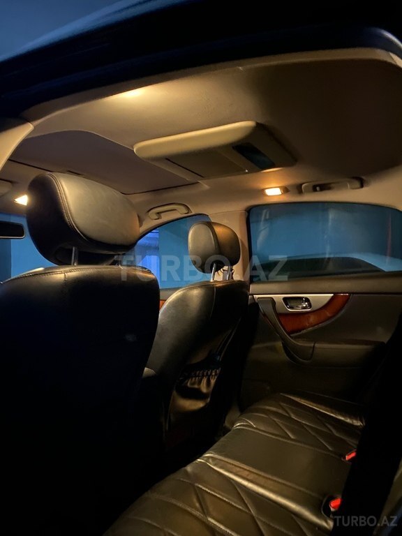 Infiniti QX70