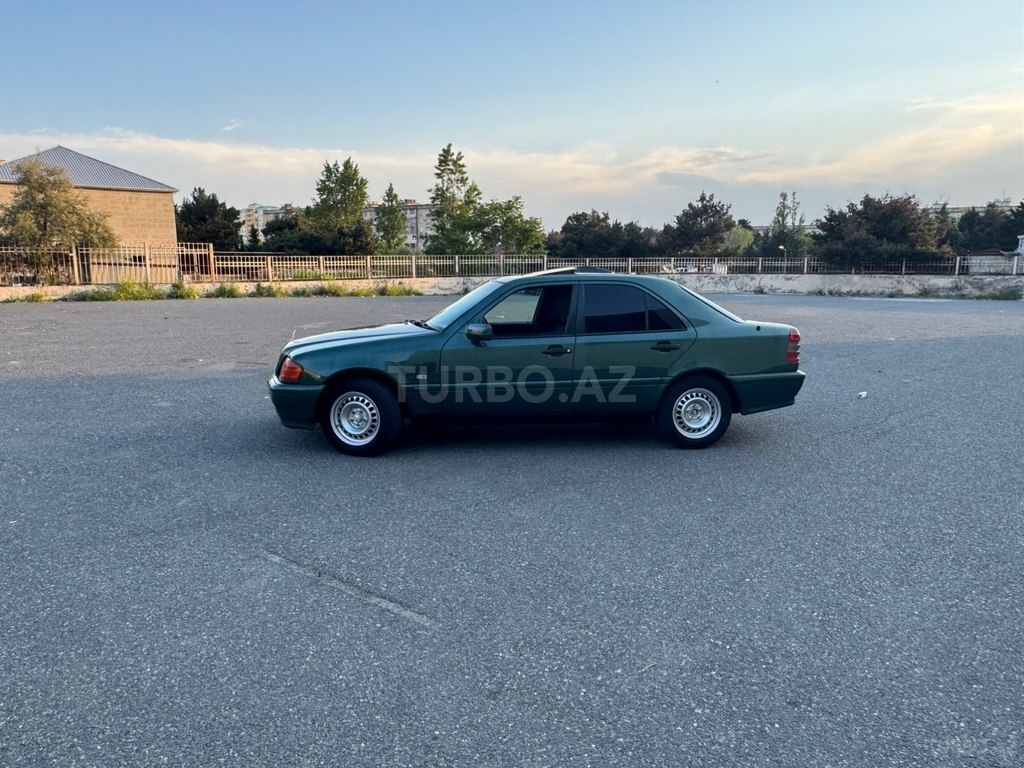 Mercedes C 180