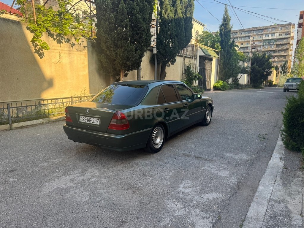 Mercedes C 180