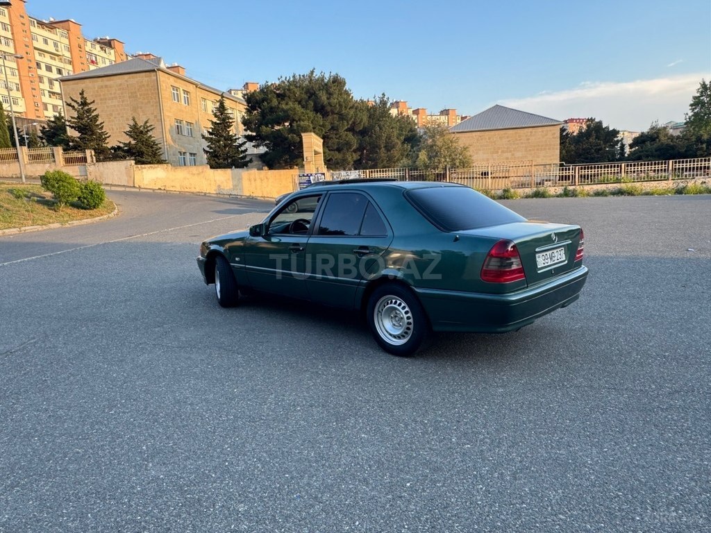 Mercedes C 180