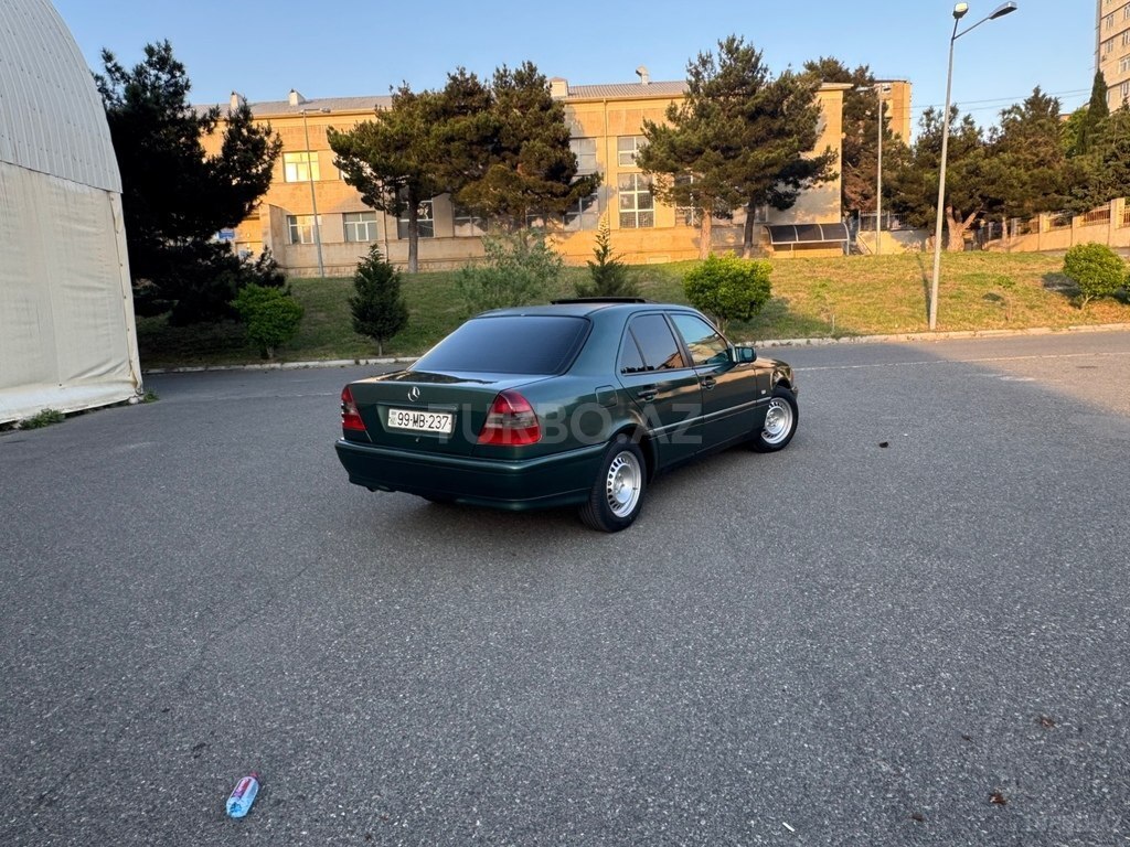 Mercedes C 180