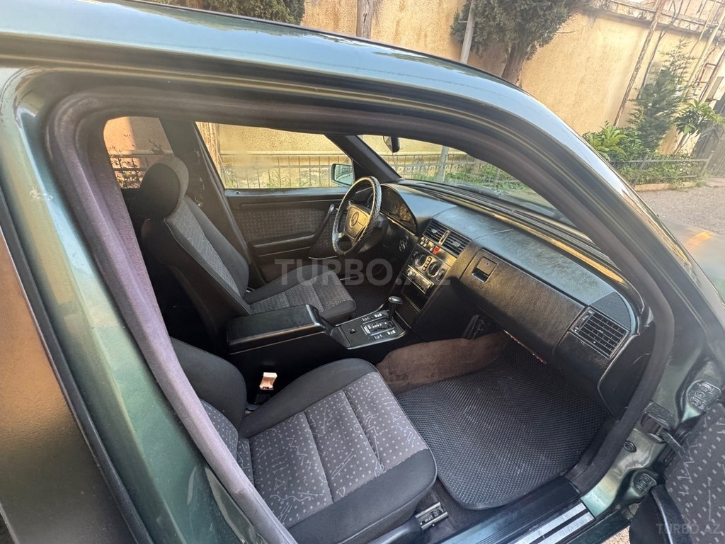 Mercedes C 180