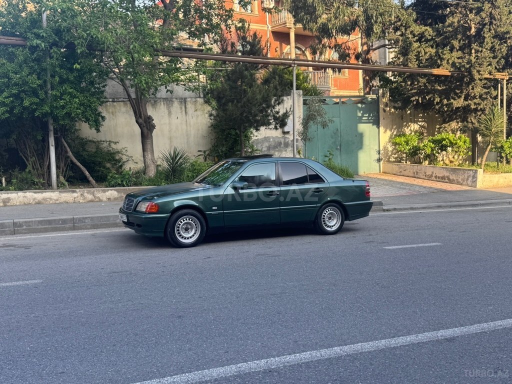 Mercedes C 180