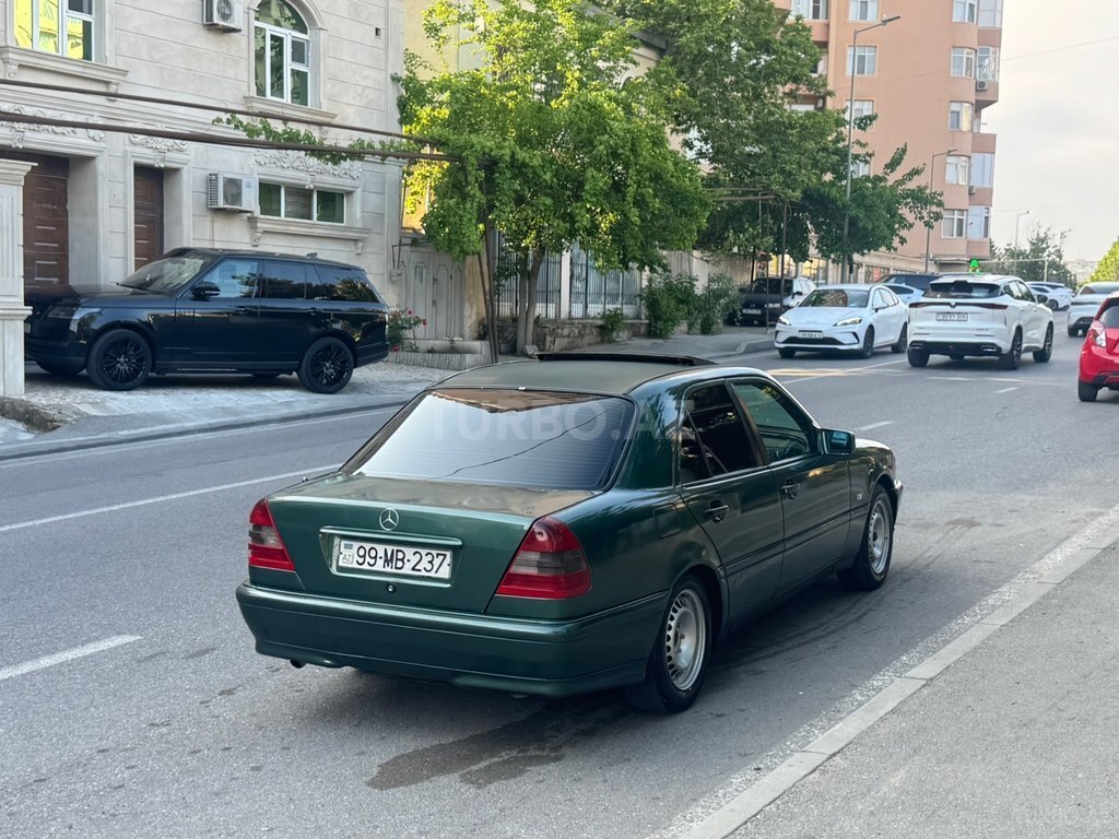 Mercedes C 180