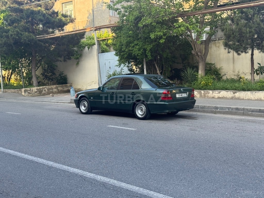 Mercedes C 180
