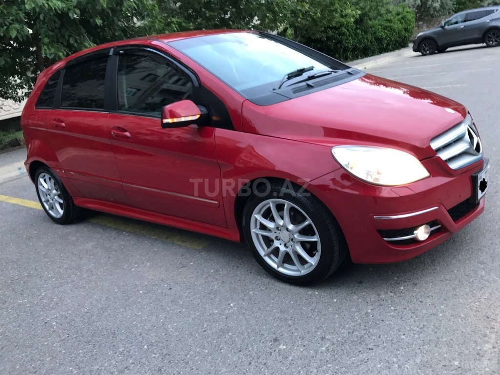 Mercedes B 180