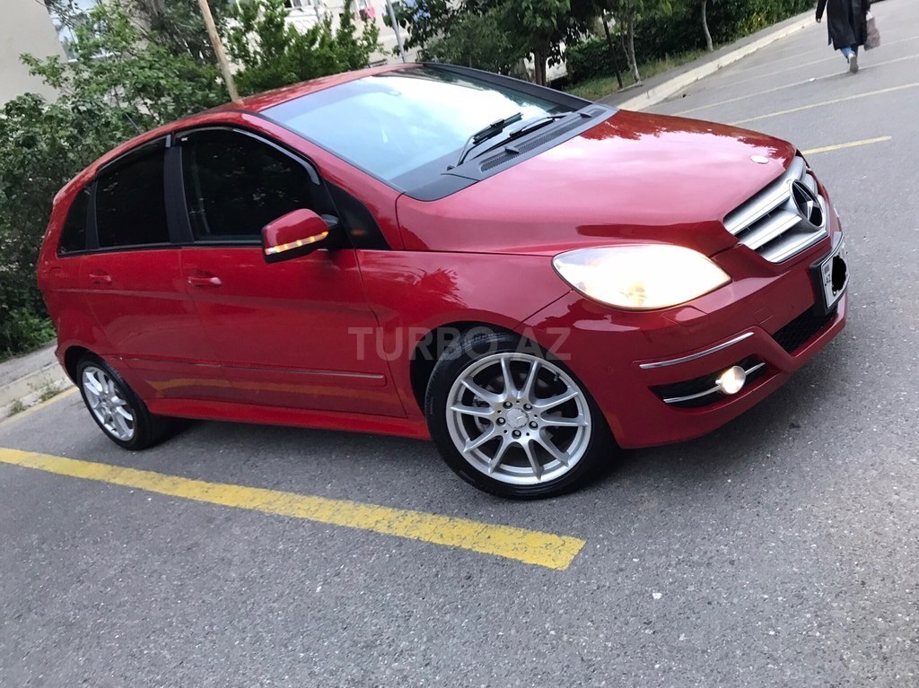 Mercedes B 180