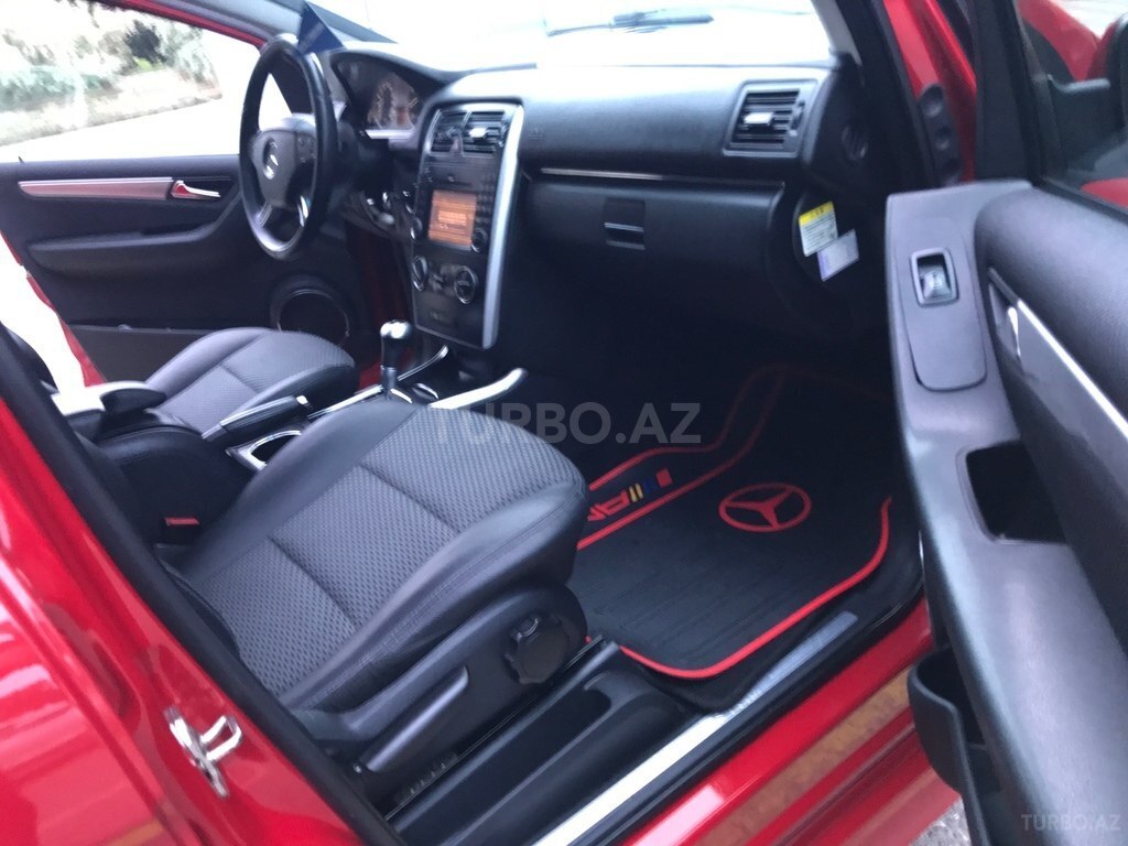 Mercedes B 180
