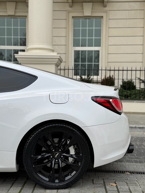 Hyundai Genesis Coupe