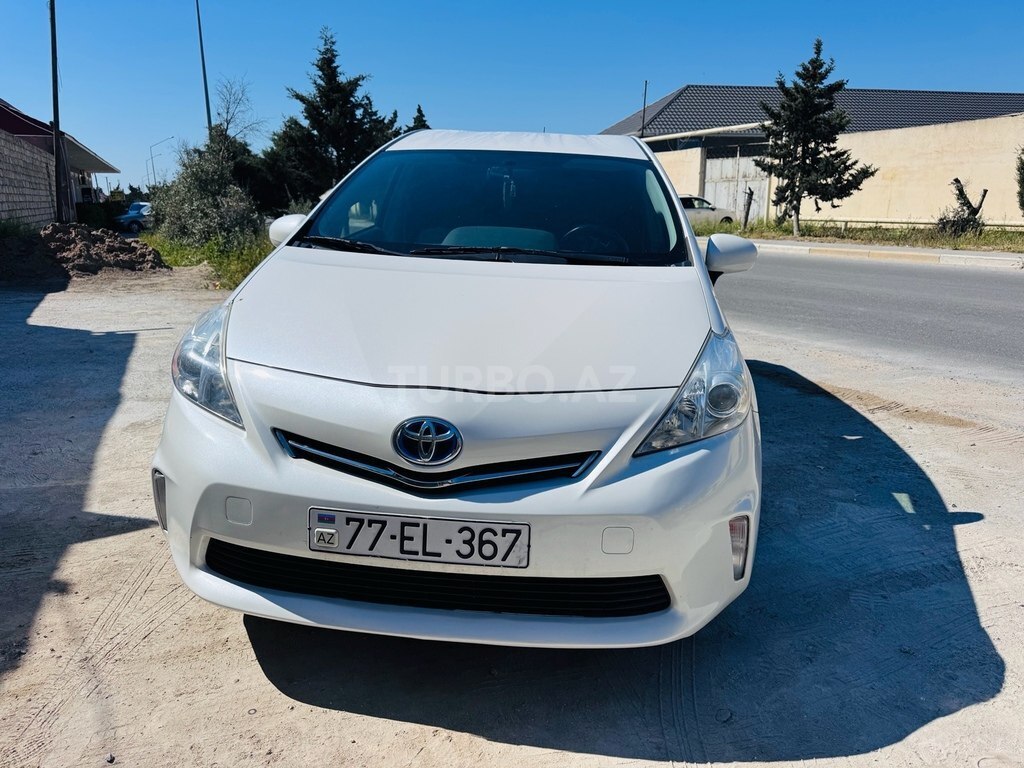 Toyota Prius V