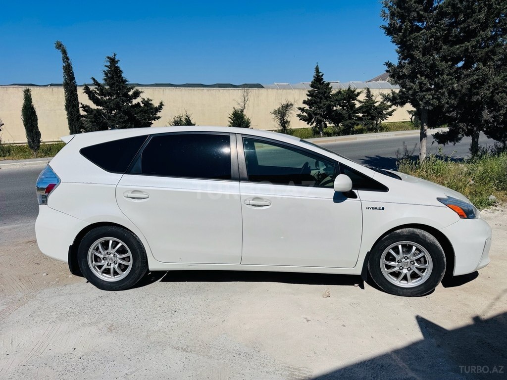 Toyota Prius V