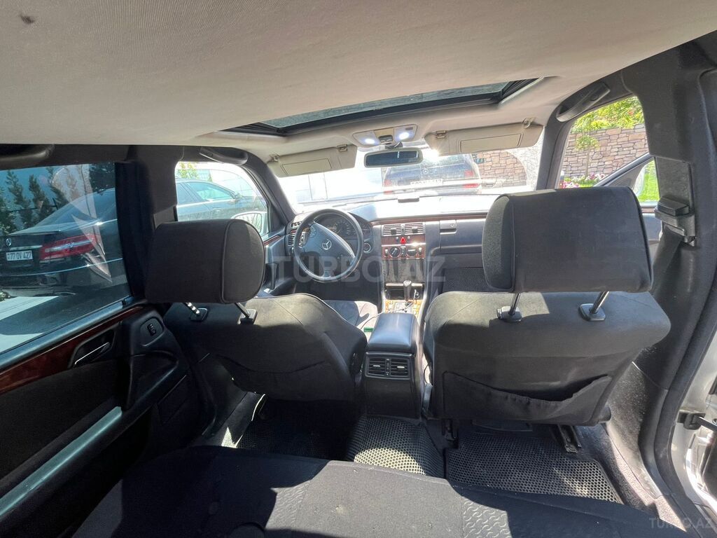 Mercedes E 200
