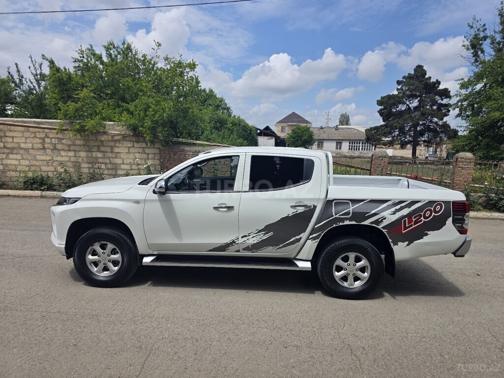 Mitsubishi L200