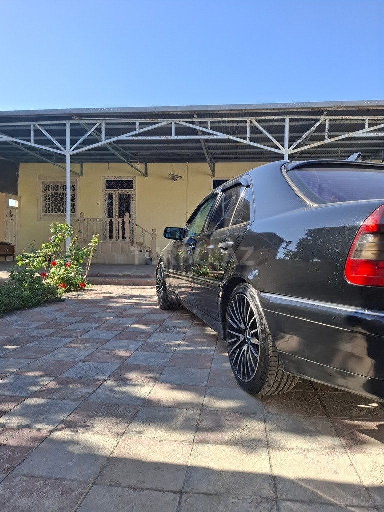 Mercedes C 230