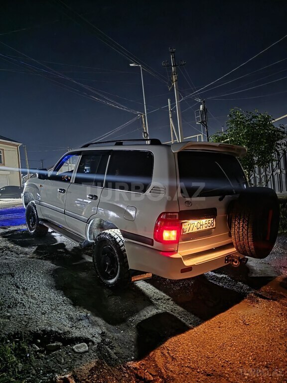 Toyota Land Cruiser
