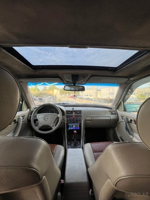 Mercedes C 230