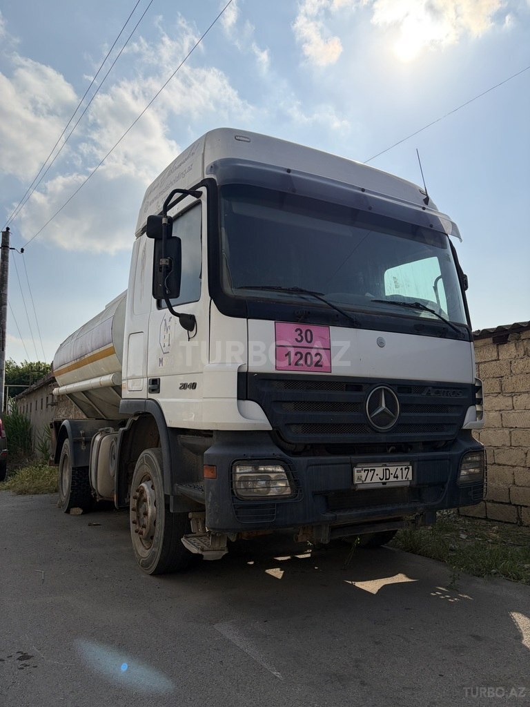 Mercedes Actros 1840
