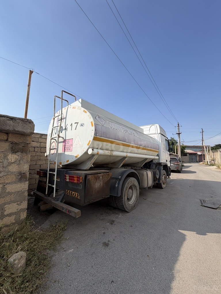 Mercedes Actros 1840