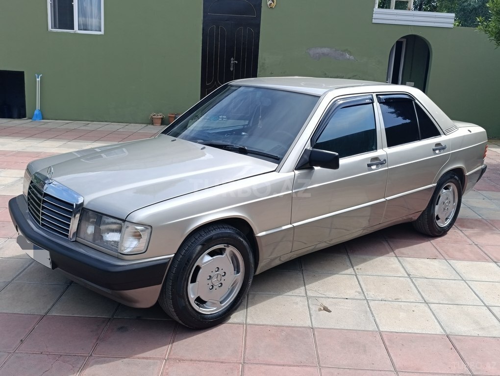 Mercedes 190