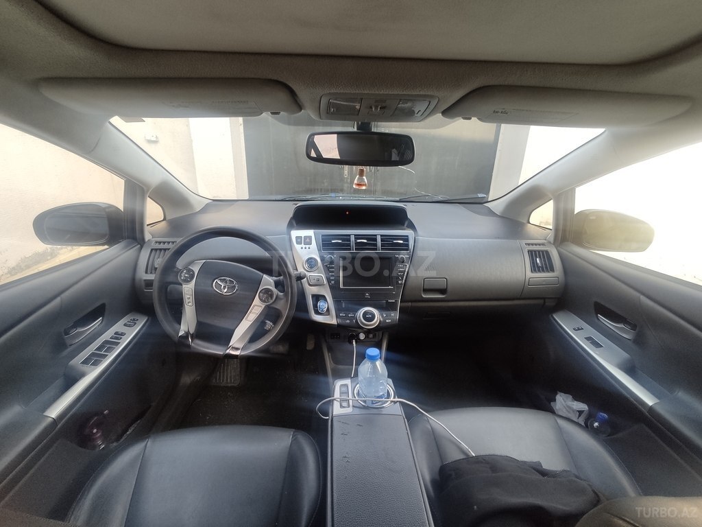 Toyota Prius V