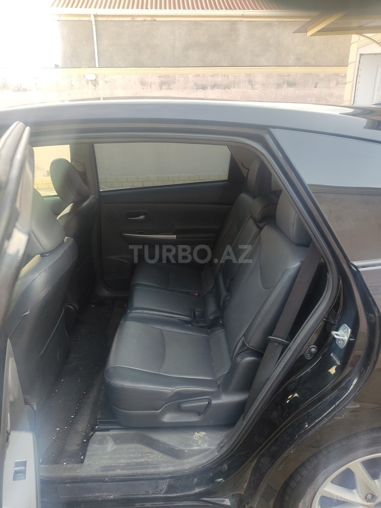 Toyota Prius V