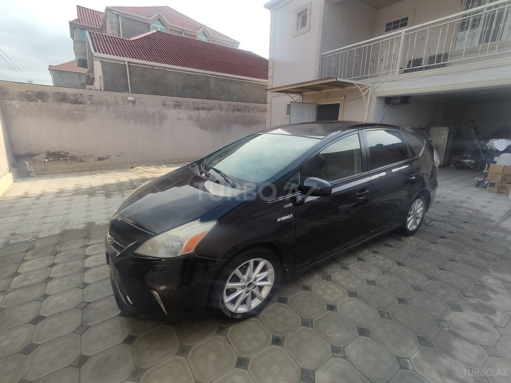 Toyota Prius V