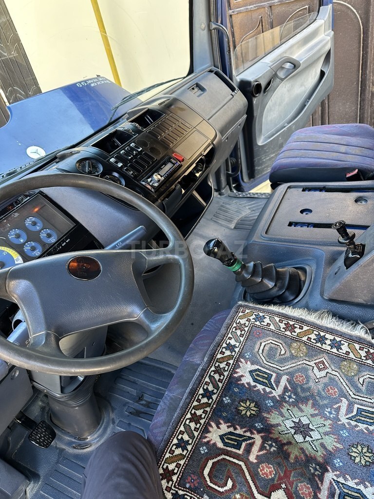 Mercedes Atego 1215