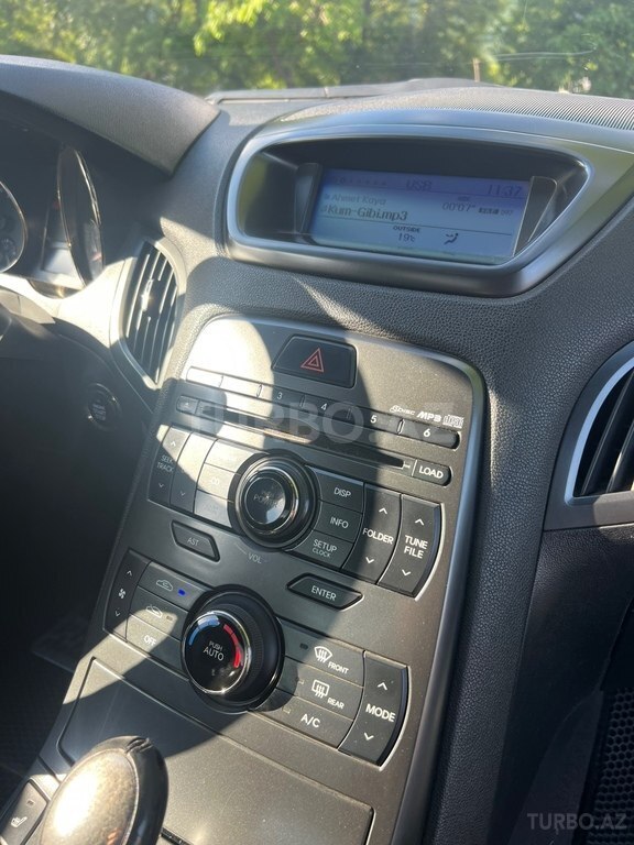 Hyundai Genesis Coupe