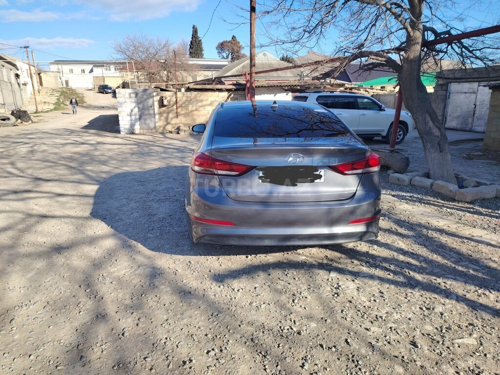 Hyundai Elantra