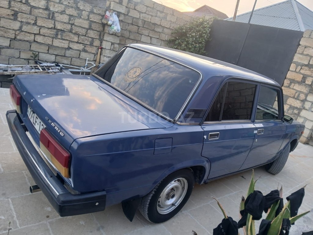 LADA (VAZ) 2107