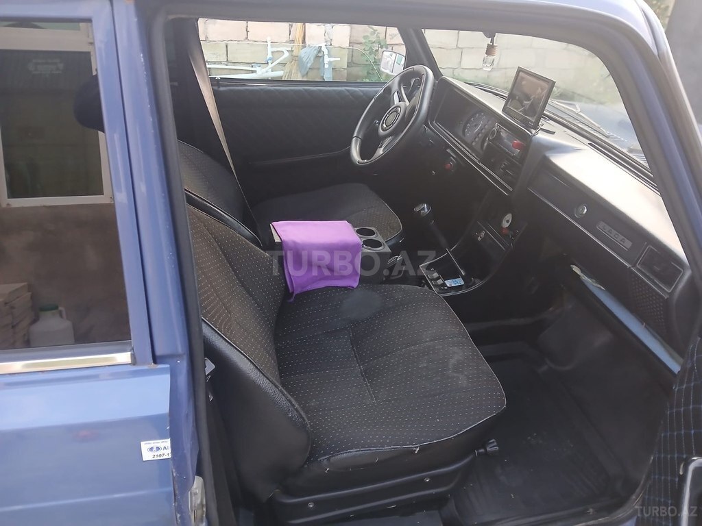 LADA (VAZ) 2107