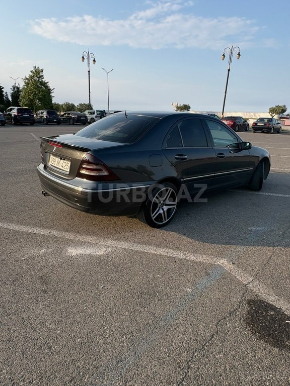 Mercedes C 240