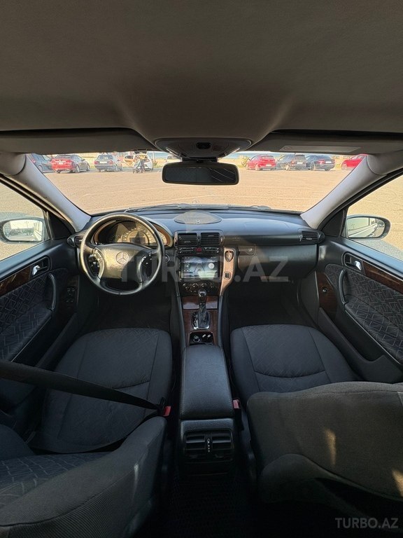 Mercedes C 240