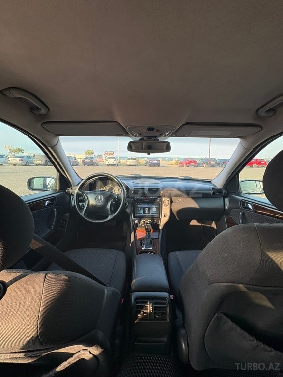 Mercedes C 240
