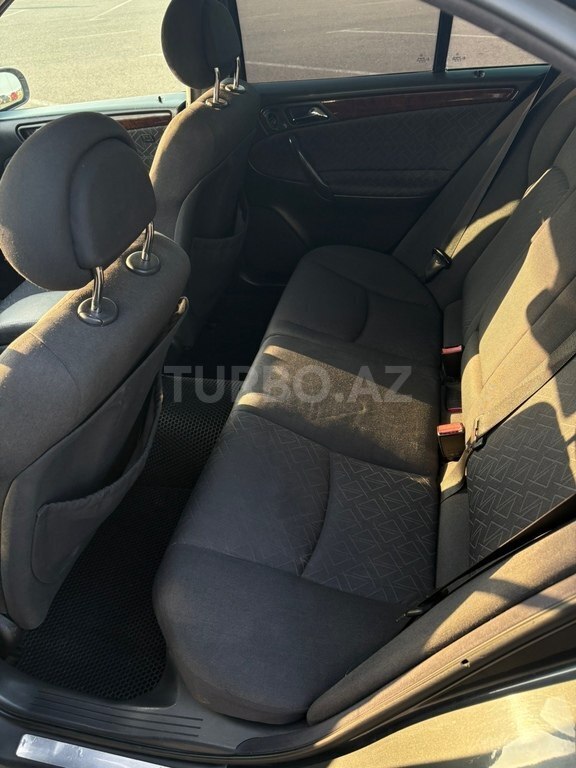 Mercedes C 240