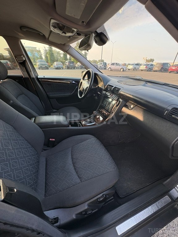 Mercedes C 240