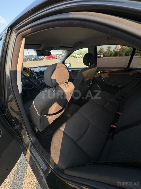Mercedes C 240