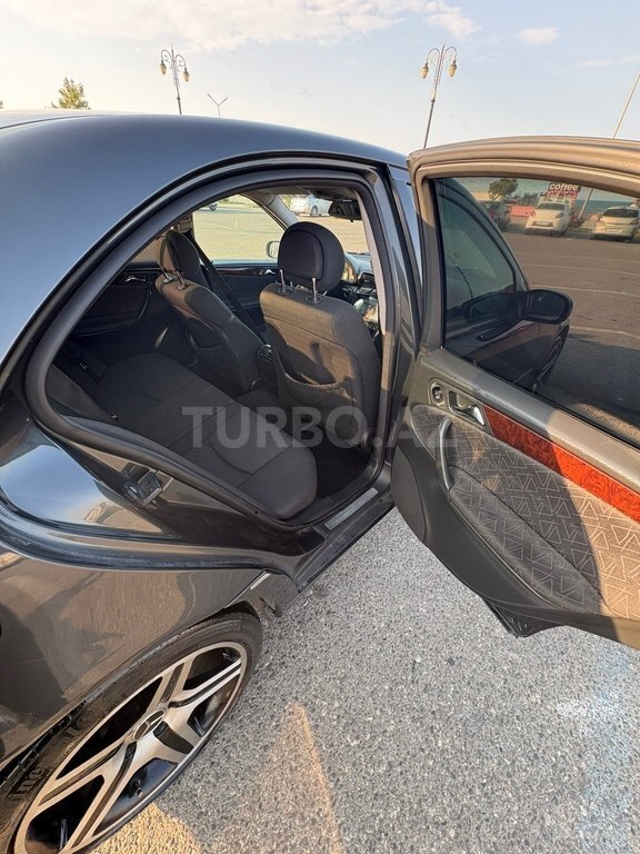 Mercedes C 240