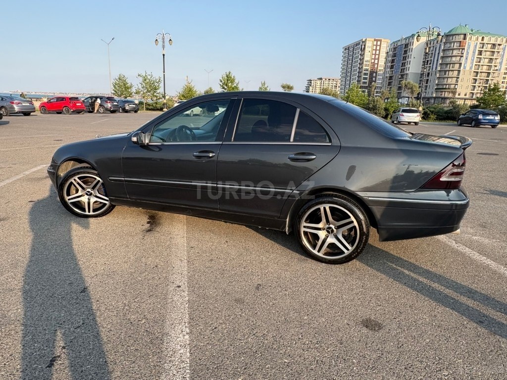 Mercedes C 240