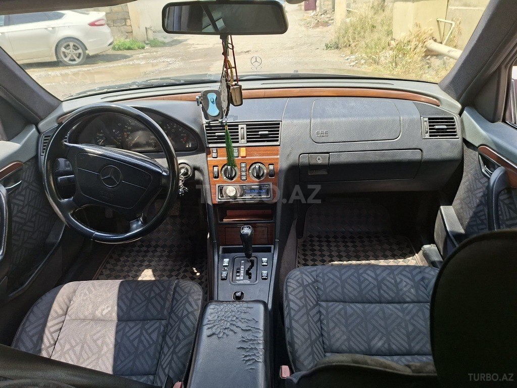 Mercedes C 180