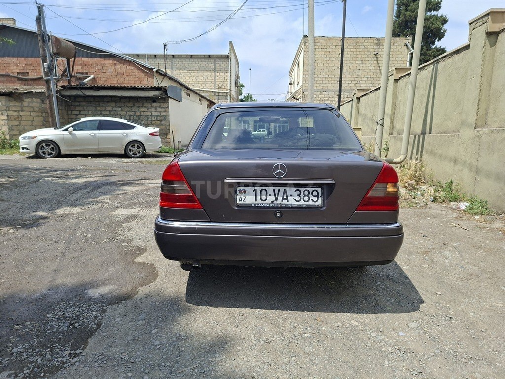 Mercedes C 180