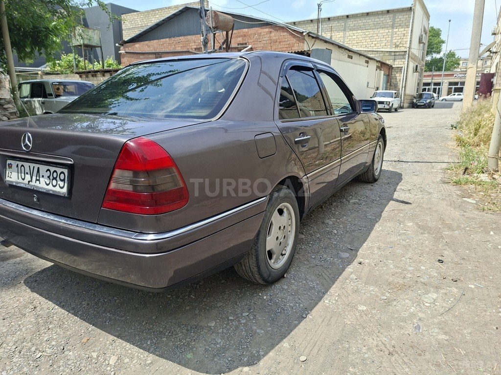 Mercedes C 180