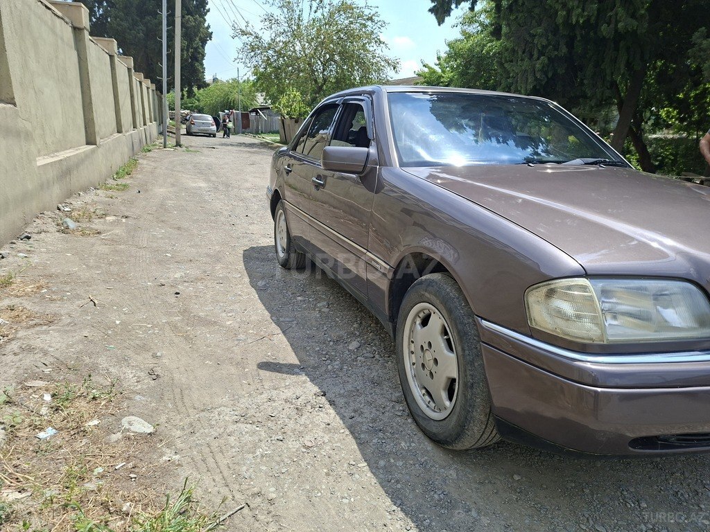 Mercedes C 180