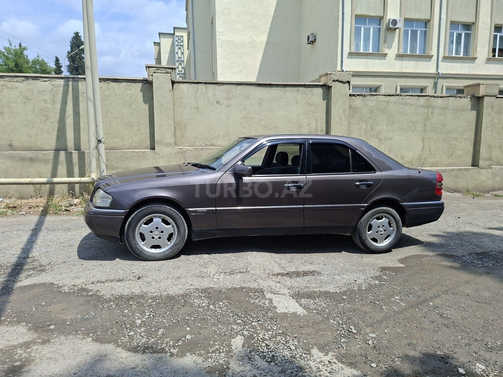 Mercedes C 180