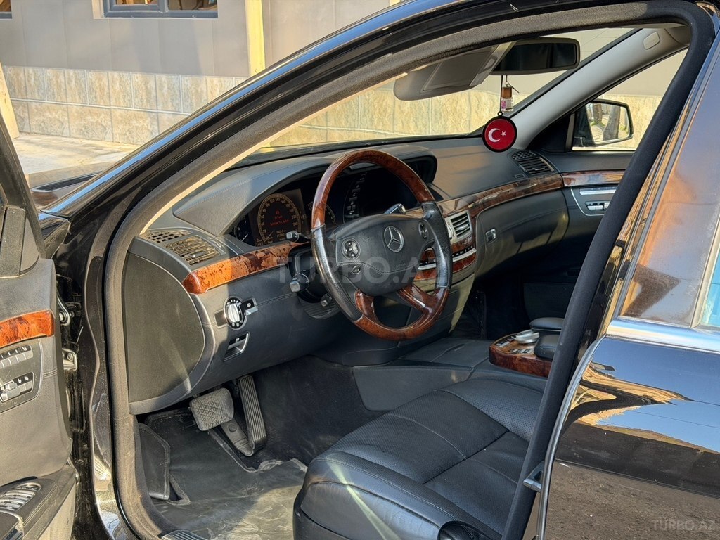 Mercedes S 500