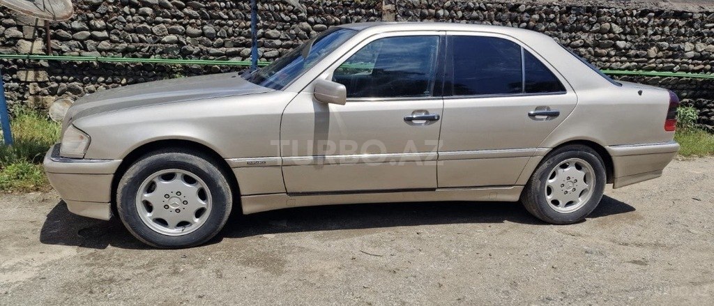Mercedes C 180
